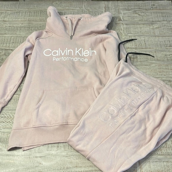 Calvin Klein Performance Other - Calvin Klein Performance Set (Blush Pink)